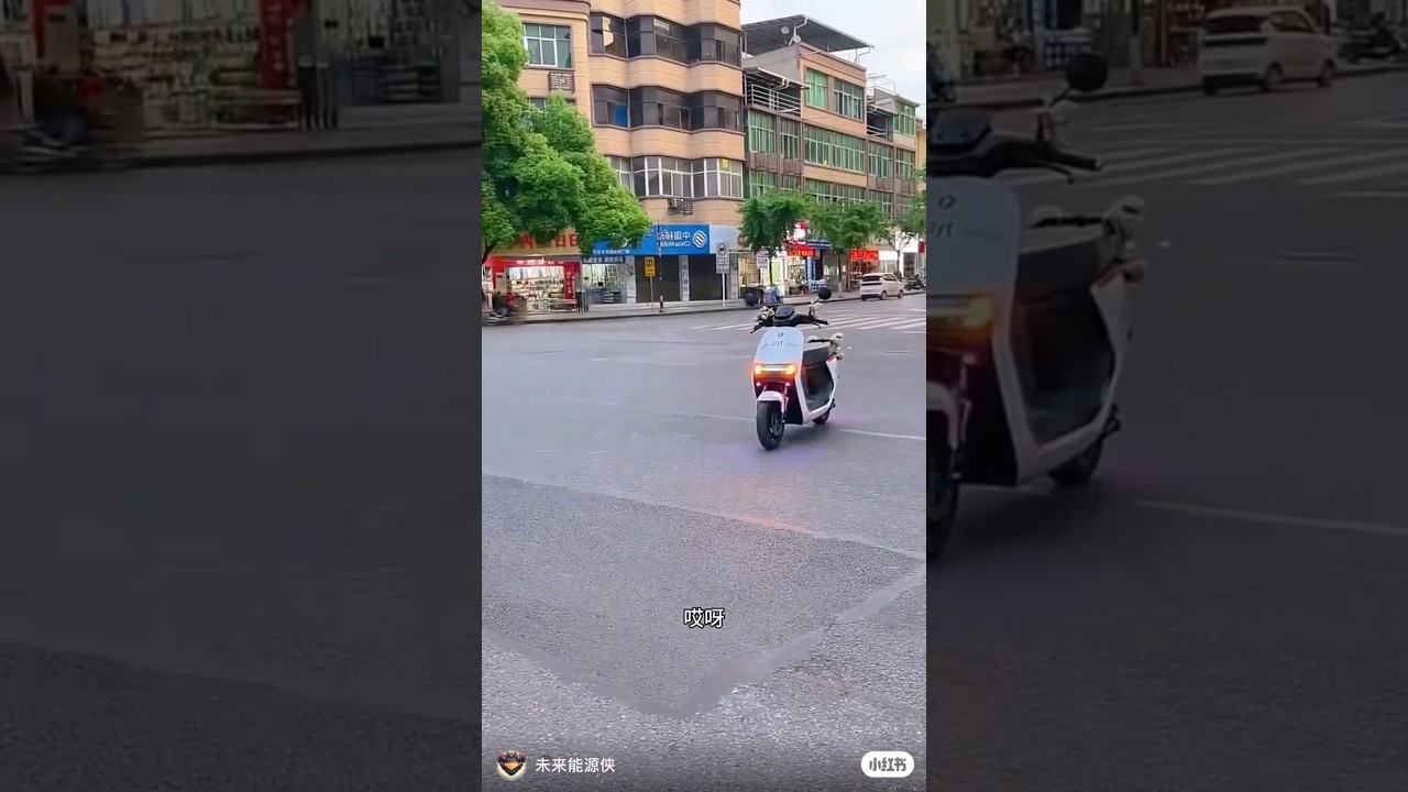 Self-Riding Scooter: Japan's Incredible Autonomous Technology in Action!