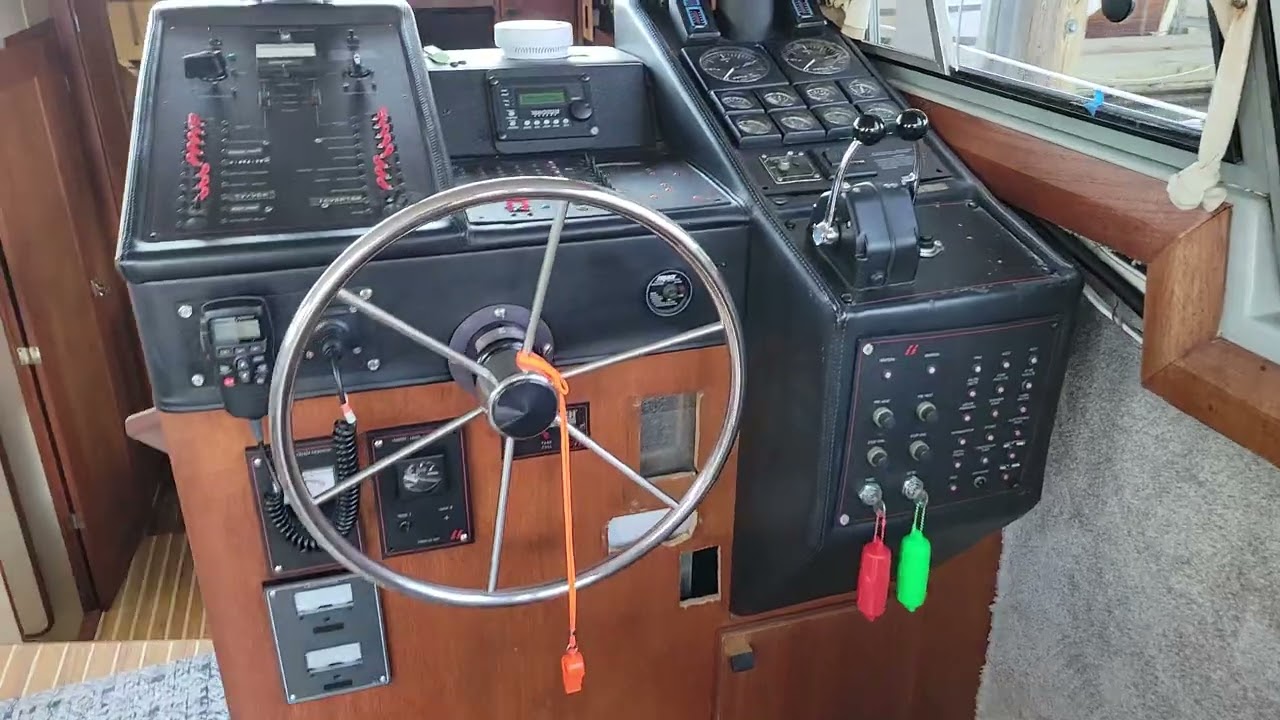 1989 Bayliner 3888 Motor Yacht