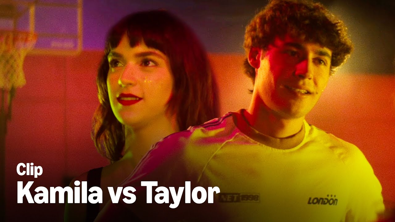 Kamila e Taylor si scontrano in campo 💥 | Dimmelo Sottovoce