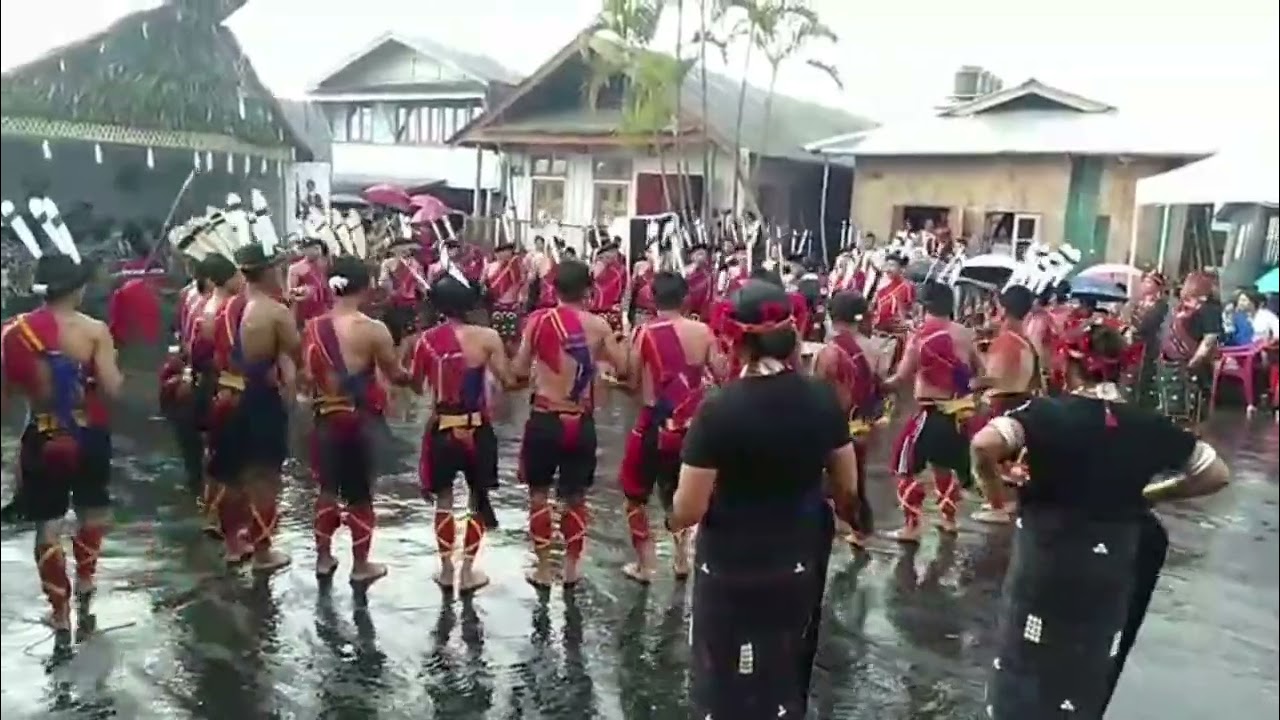 Sumi Settsu preformed folk dance in ungma village
