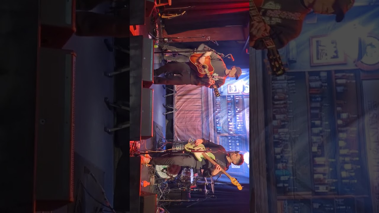 Nathan Evans and Saint Phnx: Wagon Wheel (Darius Rucker cover) Live in Seattle