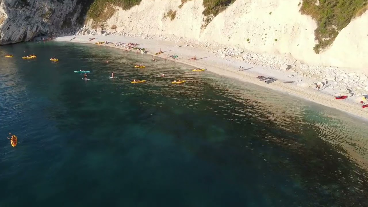 Spiaggia due sorelle in canoa -Riviera del Conero