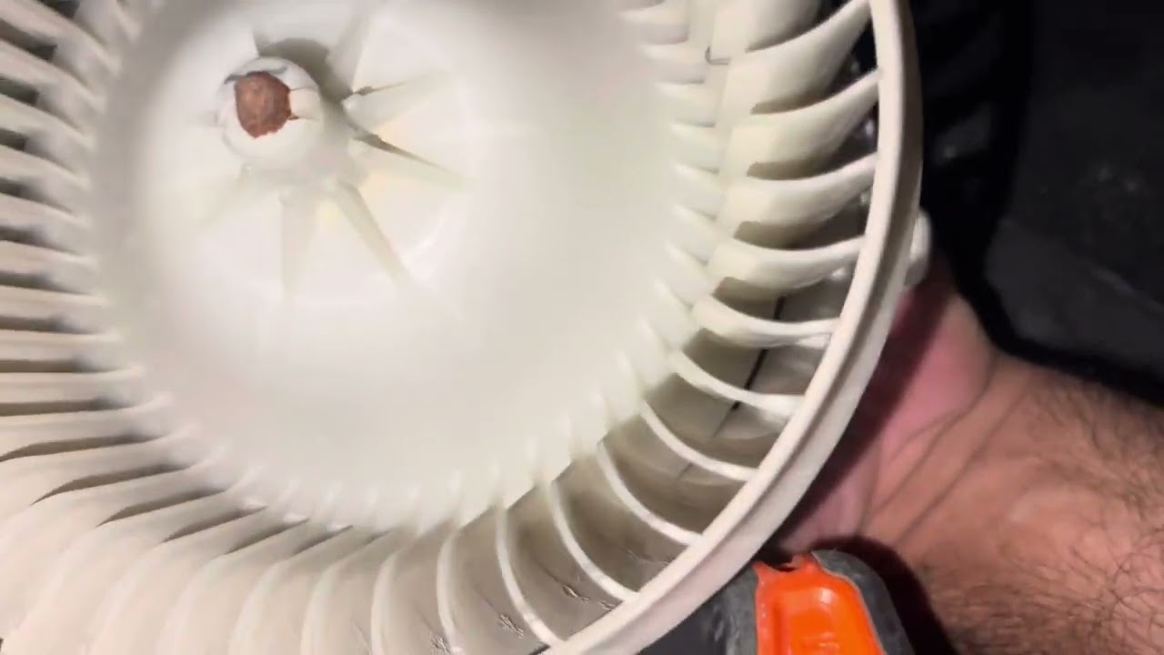 طريقة فك مروحة مكيف الامامي سكويا