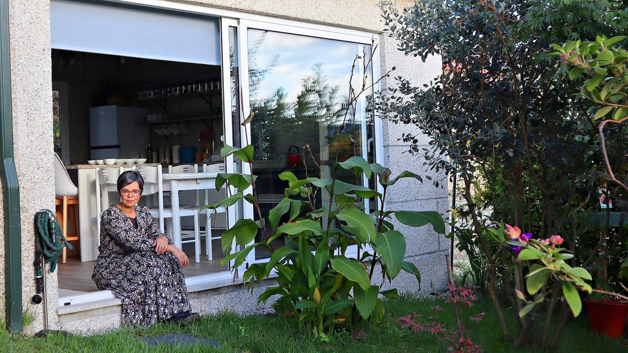 VIDA SIMPLES DE UMA MULHER QUE VIVE NA SERRA-APANHAR COGUMELOS