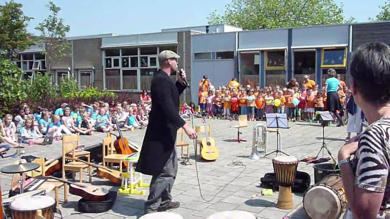 schoolpleinorkest  hoeksteen 23-06-2010 deel1