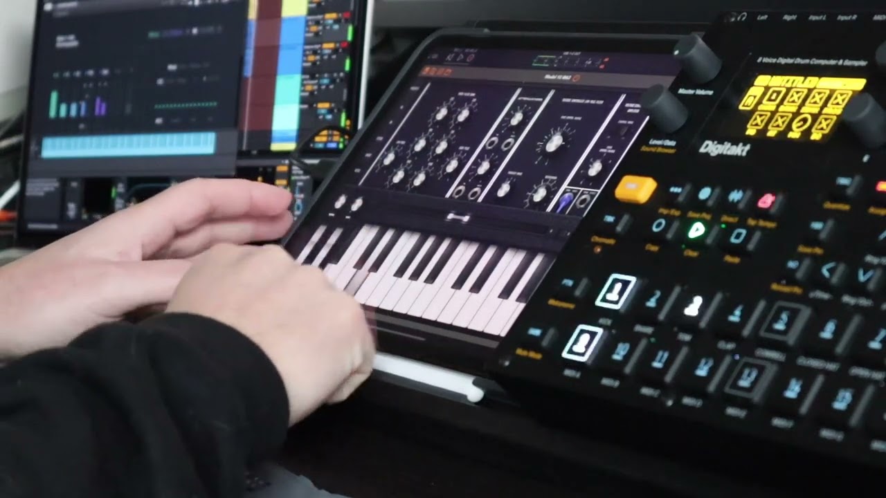Dec 19 - Slate and ash / felt instruments / Digitakt