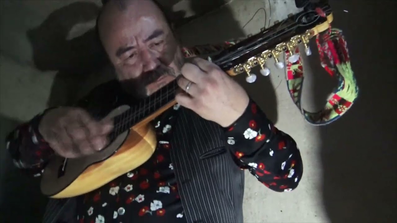 HAVA NAGILA Charango - Freddy Torrealba Secret concert for 3 persons Special place in old watertank
