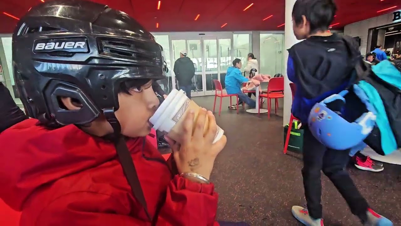 Ice Scatting in Canada 🇨🇦  is so fun. Video by Aarav