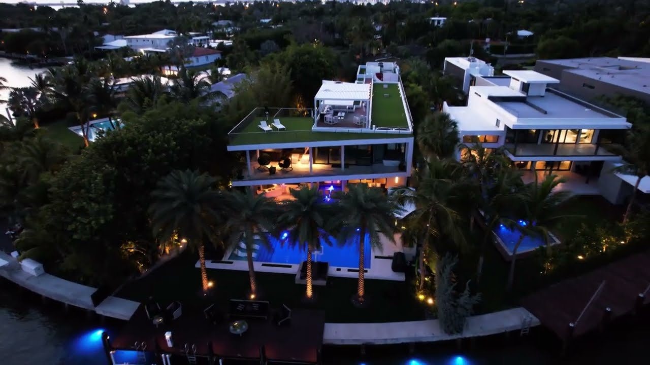 528 Lakeview Court | Miami Beach
