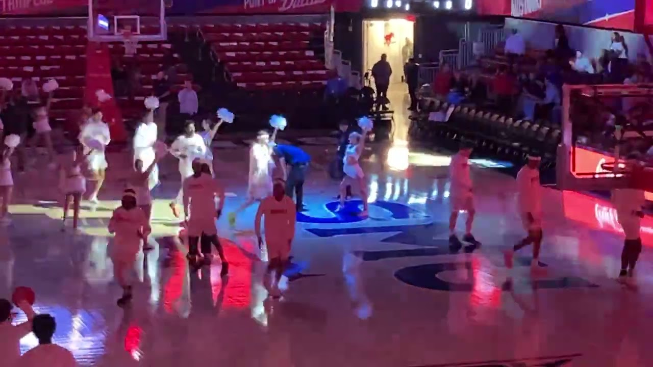 SMU Mustangs MBB Running out of the tunnel 🆚 Notredame Fighting IRISH