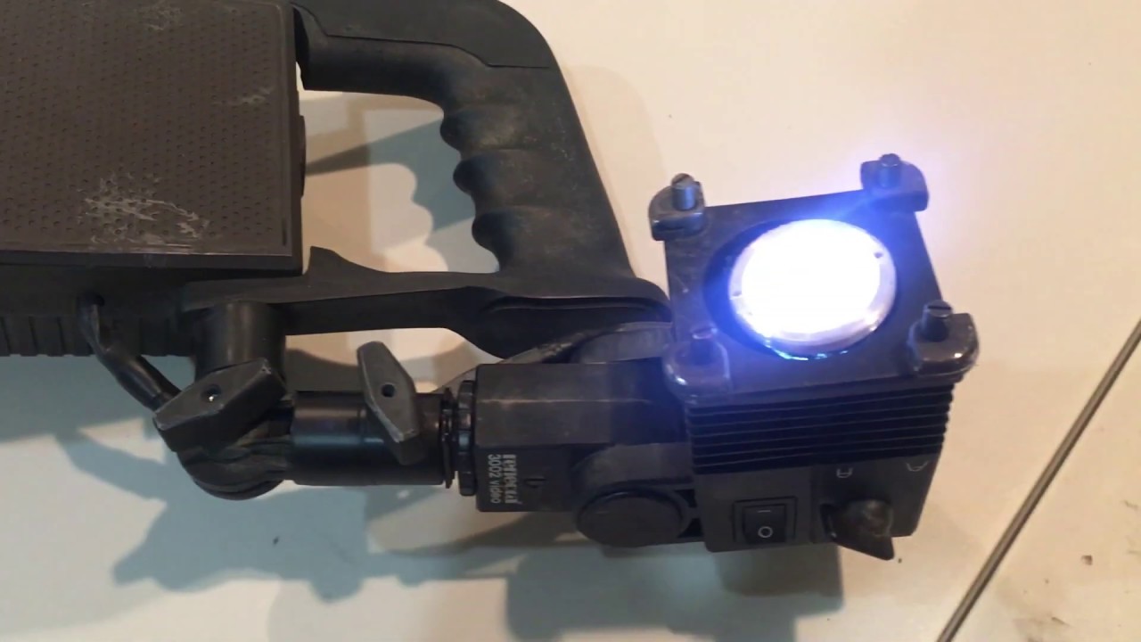 Reflecta Shoulder Lamp