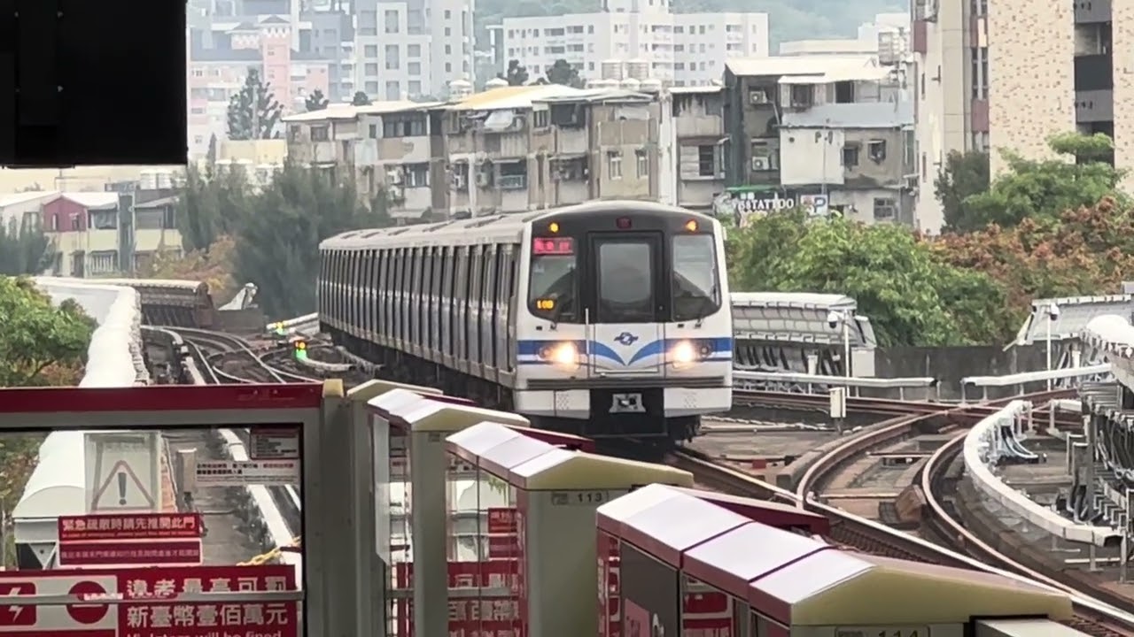 台北捷運 淡水信義線 C381型電聯車 北投離站 / 北投進站