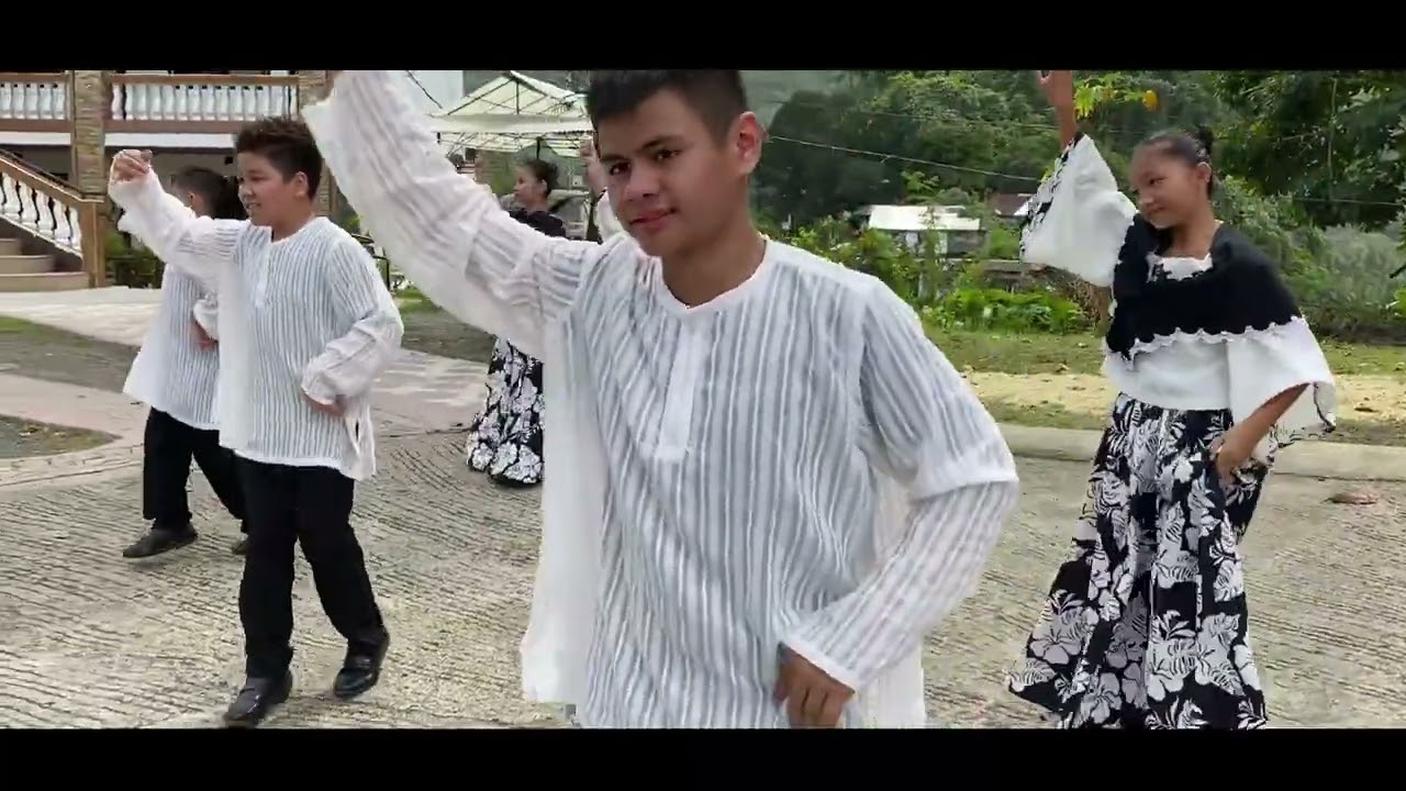 Philippines folkdance Ba Ingles/PCES Dancers