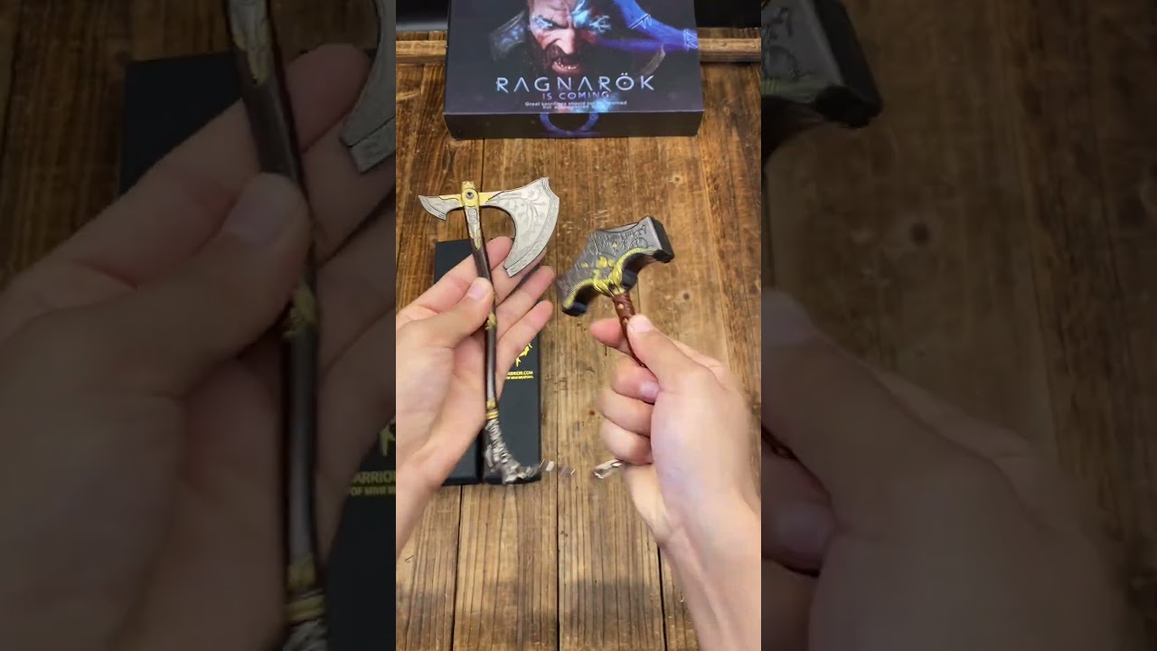 Распаковка мини-оружия God of War #godofwar #unboxing#kratos #bladesofchaos #gamingcollectibles
