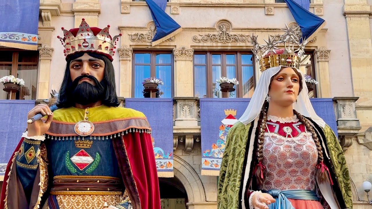 Presentació de la nova imatge del Gegant de la Porra i la Geganta de la Ciutat de Valls