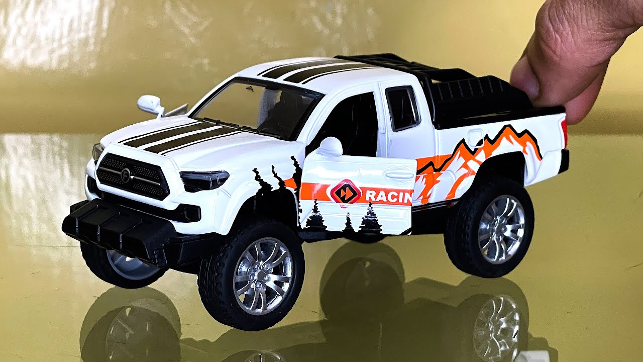 Unboxing of Toyota Tacoma TRD Sports Access Cab Miniature 1:32 Scale Diecast Model Car