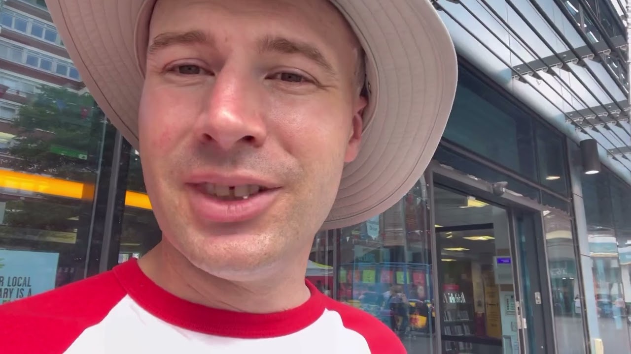 A Day In The Life Of A Punch and Judy Man. From Worthing To Orpington, Featuring Puppets and Pies!