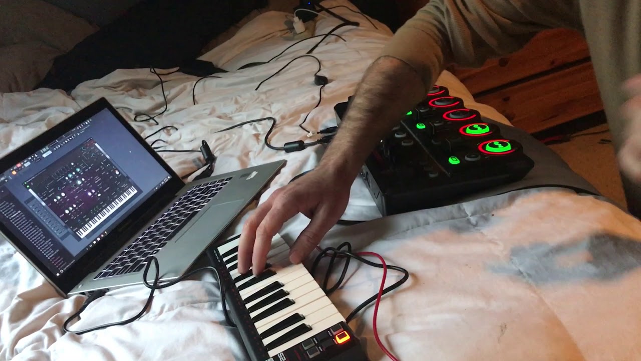 SUBJECT 1 - LOOPSTATION TRAP MUSIC
