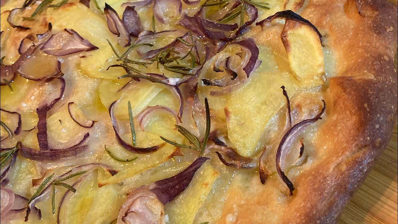SCHIACCIATA PATATE CIPOLLE E ROSMARINO - Ricetta Mollica’s
