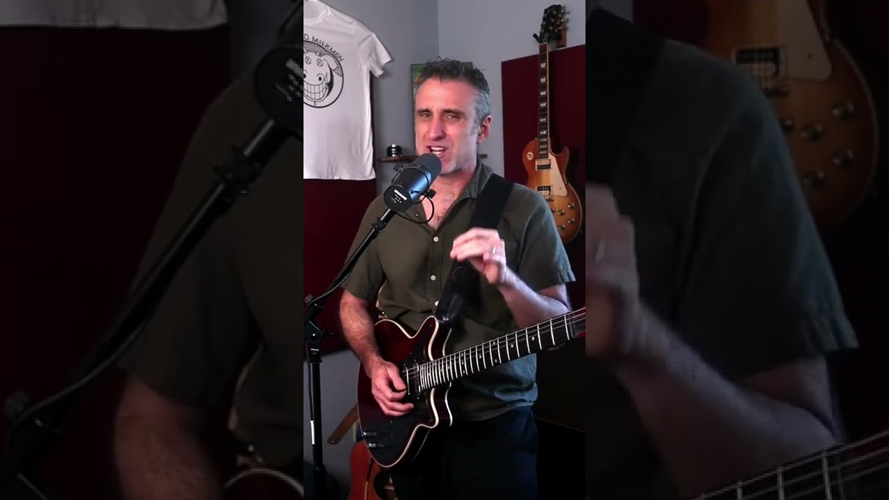 Самый недооценённый рифф Queen! (С аккордами и табулатурами он уже поздно) #шорты
