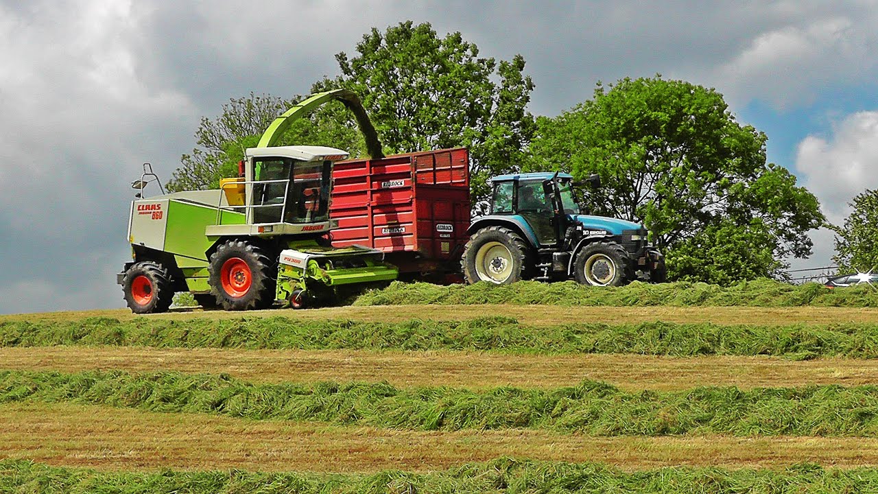 Silage 2015 - Mowing, Raking And Lifting Grass