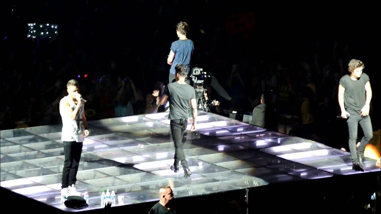 One Direction - One Way or Another (Teenage Kicks) - Nashville 2013