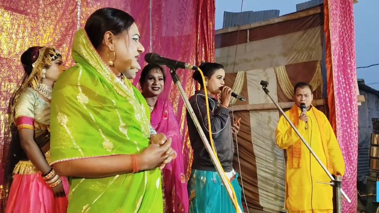Dirawati ramlila mahotsav.heelan Ji dwara bahut Hi sundar bhagwan ki bandna ki gai..
