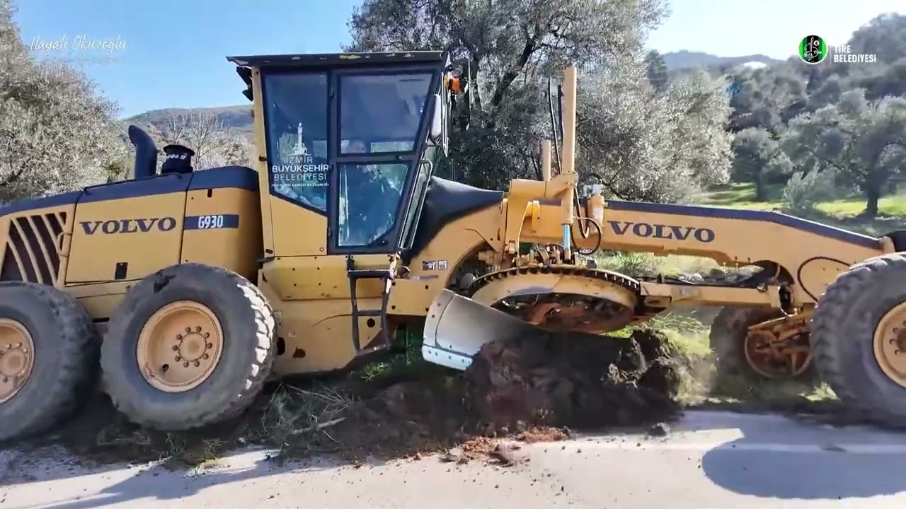 Tire’de kırsal mahallelerde şarampol temizliği sürüyor