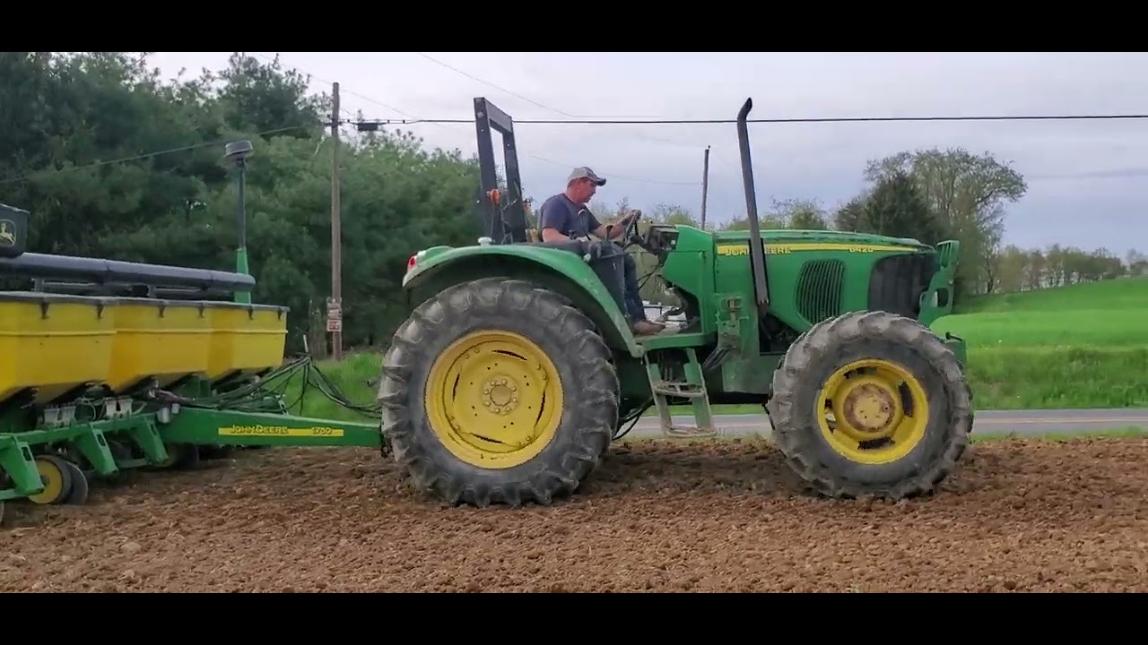 Planting corn with our John Deere 1750 Max Emerge XP planter