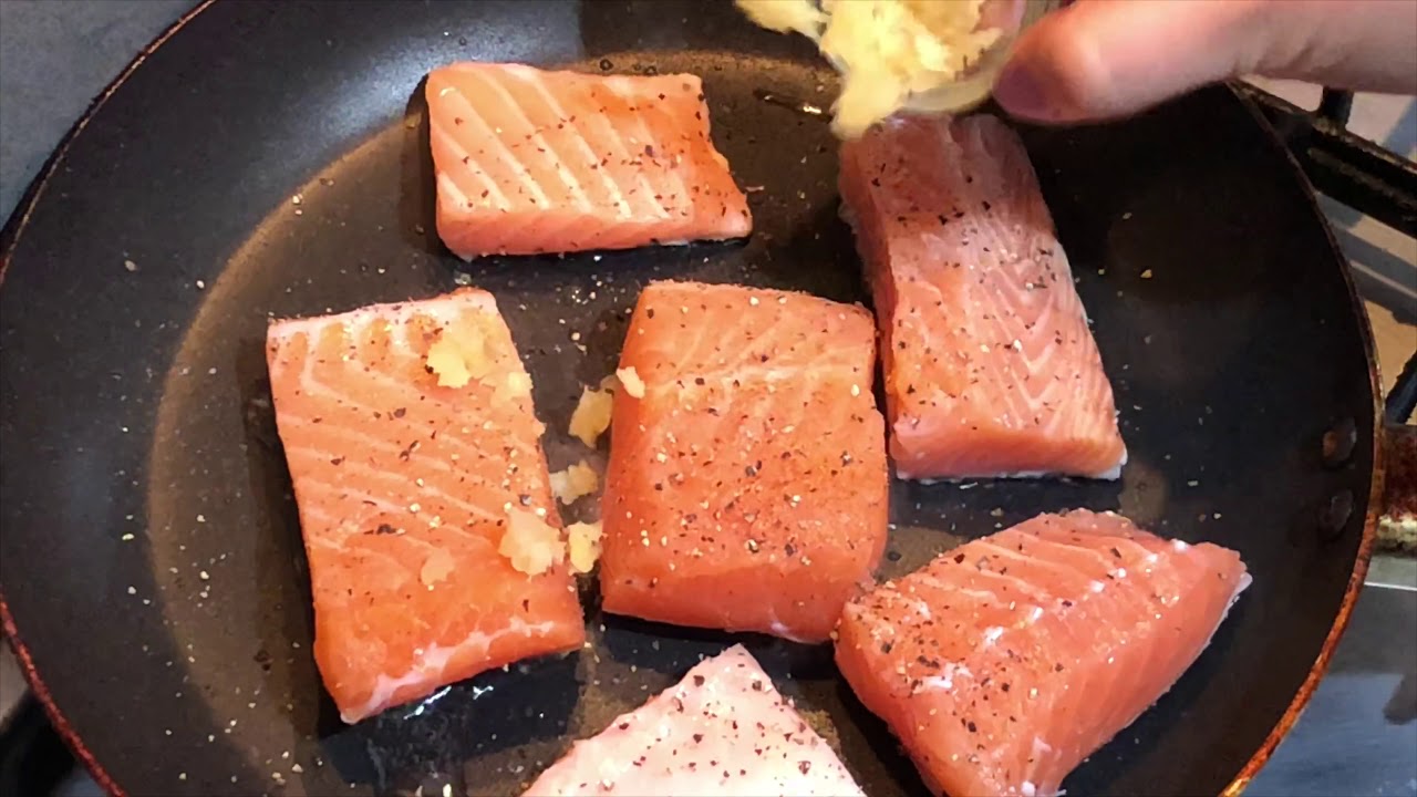 SALMON STIR FRY VEGGIES | LOW CARB SALMON STIR FRY | QUICK & EASY SALMON STIR FRY RECIPE | FOODYMOMM