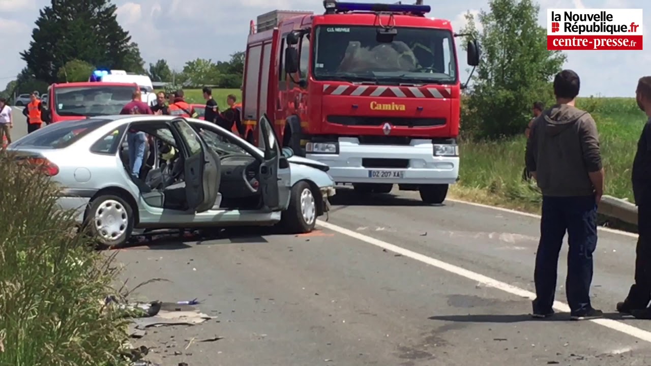 Vidéo Neuville-de-Poitou :  choc avec une ambulance des pompiers deux blessés graves