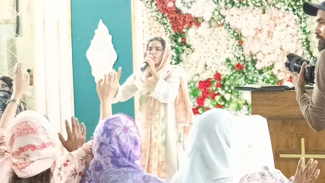 Paak_Rooh_dee_Nadiyan_Jari_kar Angela_Robin Worshiper Masihi_Geet