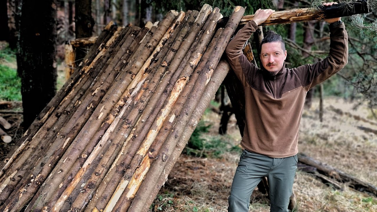 Construiesc un Adăpost Bushcraft în Pădure