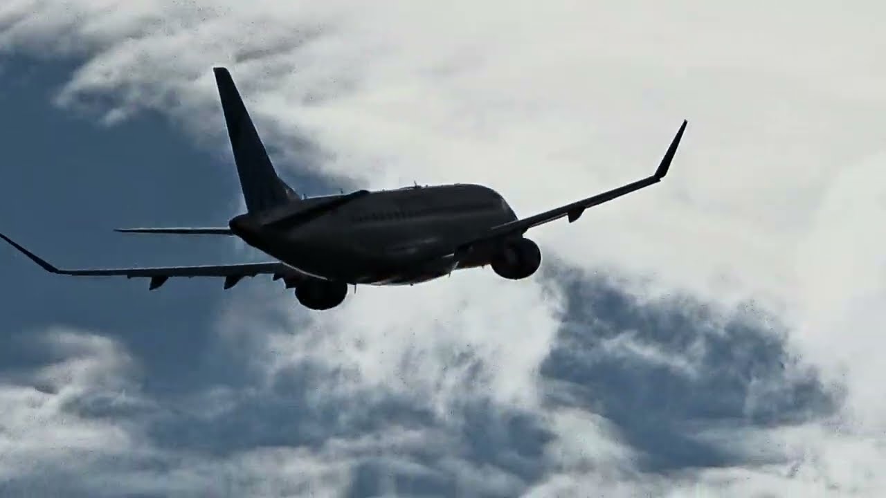 United E175 Runway 24R Departure 