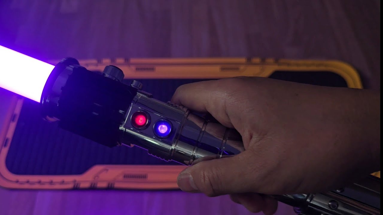 LGT Saberstudio/Damien Sabers "Mara Jade" lightsaber vs Korbanth "Jade" v1