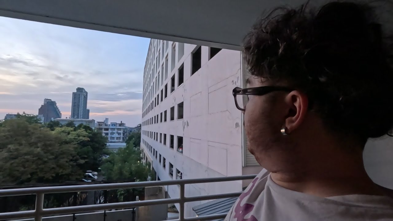 WHITE FILIPINO BOI ENJOYS LIFE WITH ZERO STRESS OR TASKS TO DO