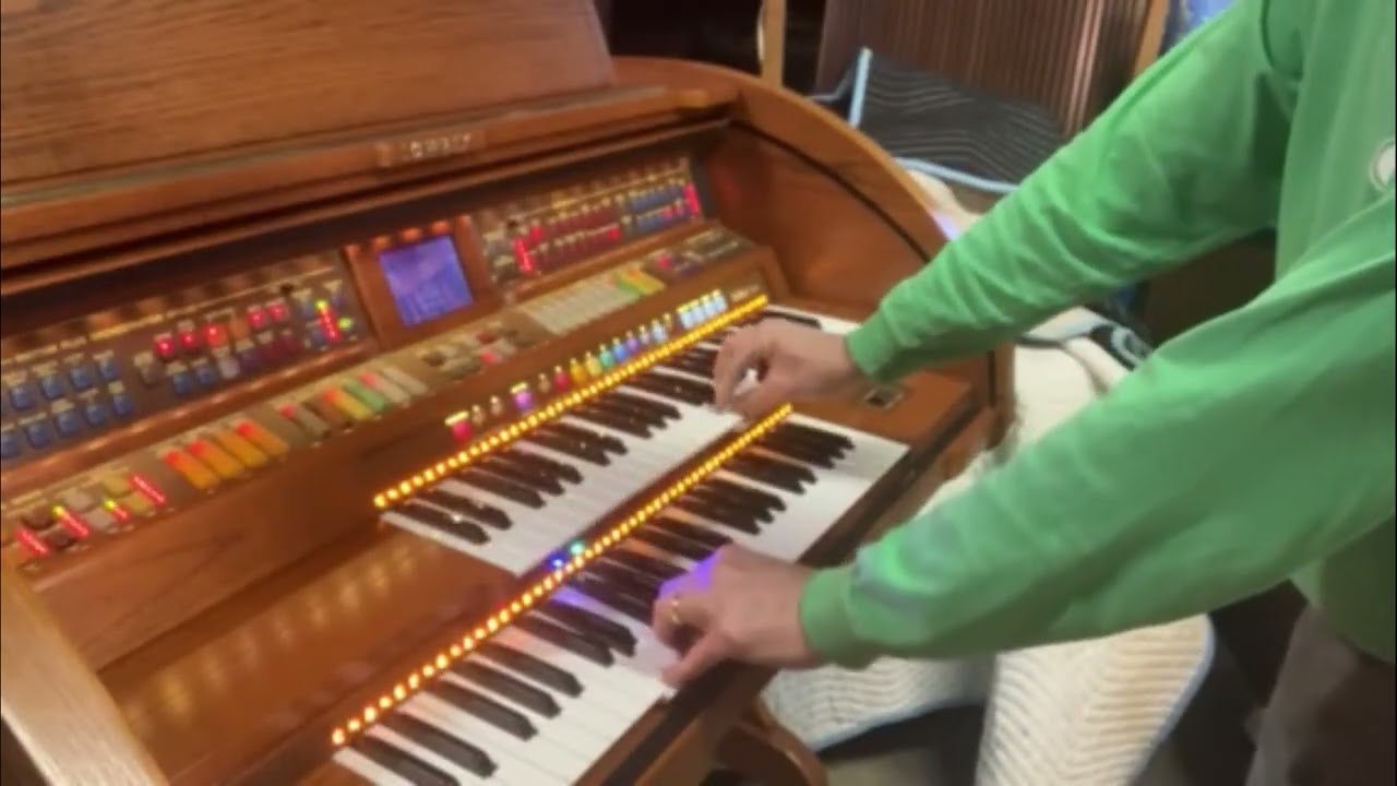 Lowrey A300 Holiday Classic     Beyond The Reef