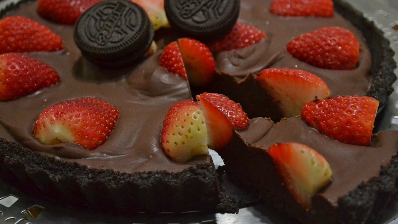 Receita de Torta de chocolate com morango | Torta Negresco com morango - Mallu Hessel