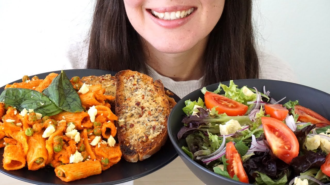 ASMR Eating Sounds: Romesco Pasta, Garlic Bread & Salad (No Talking)