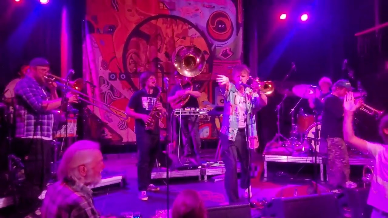 Broken Brass - Emotional for love