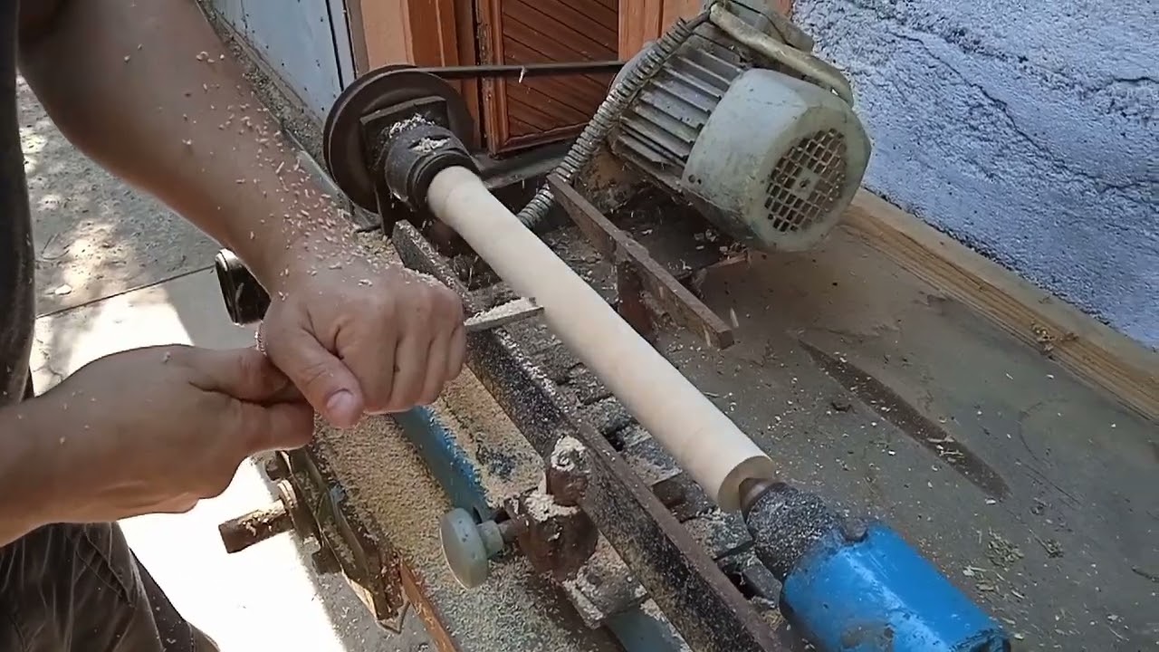 Токарный станок по дереву. Изготовление скалки.