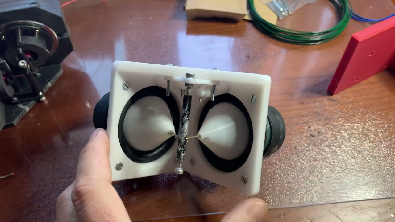 BREVE TUTORIAL DE COMO HACER CORTADORA GRABADORA CASERA DE CD'S Y VINILOS