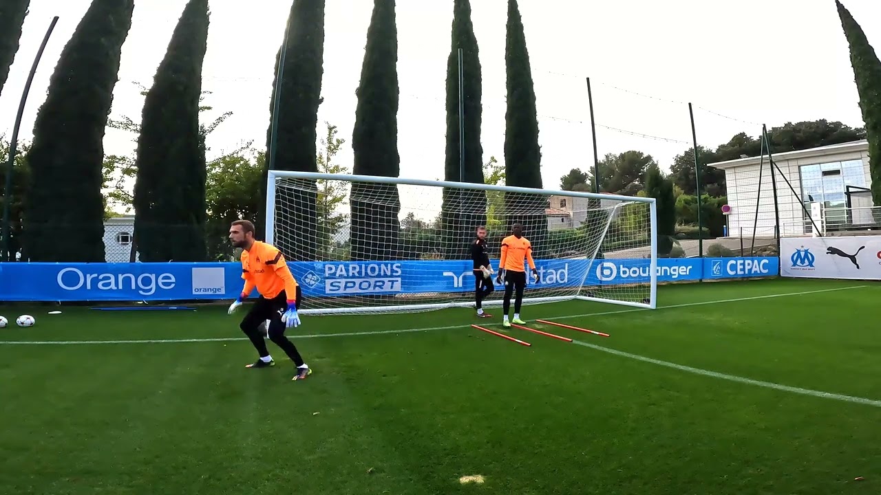 Sesión pre-partido Eintracht Frankfurt (Pau López - Rubén Blanco - Simon Ngapandouetnbu)