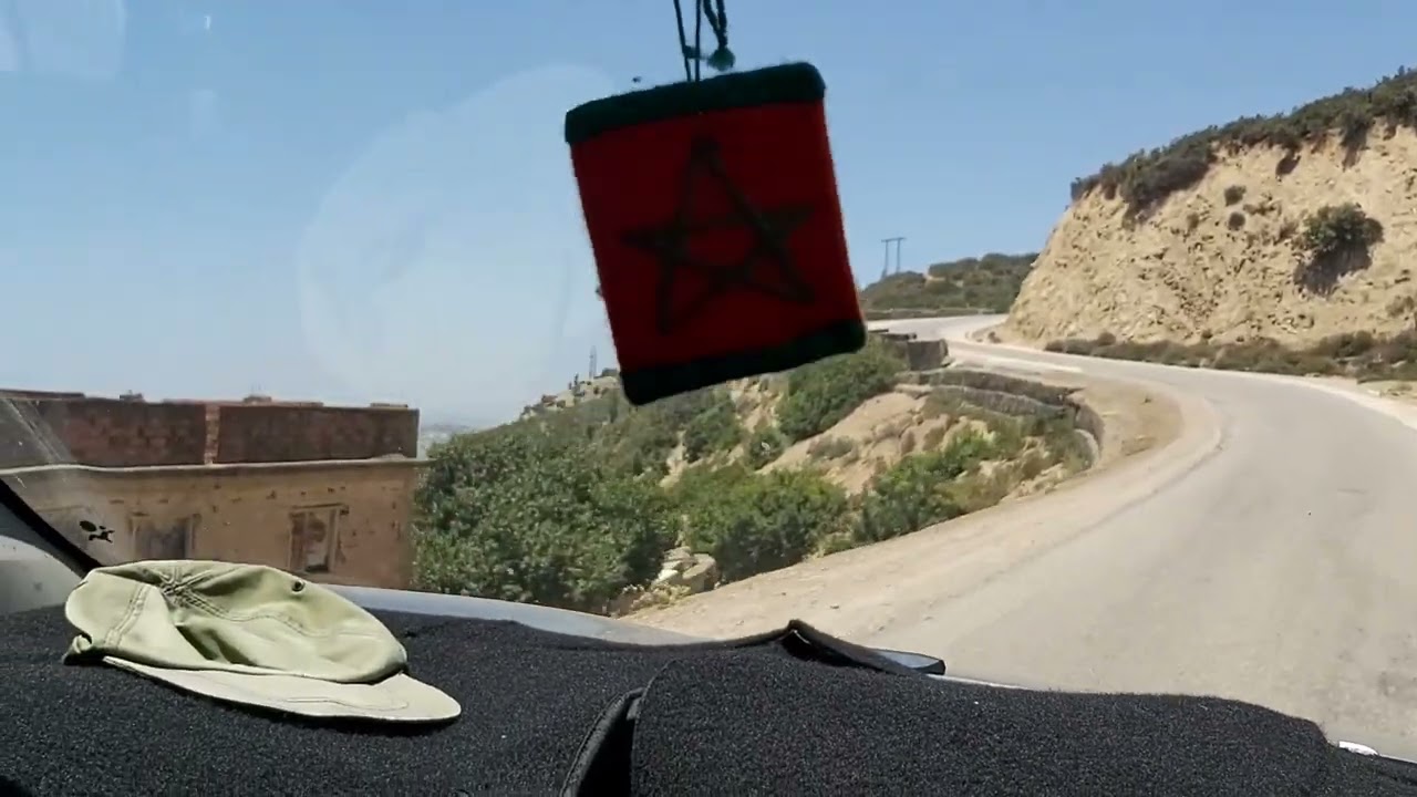 طريق السلامة للجميع طريق بين وزان وجماعة زومي تجاه مدينة شفشاون مرحبا بكم