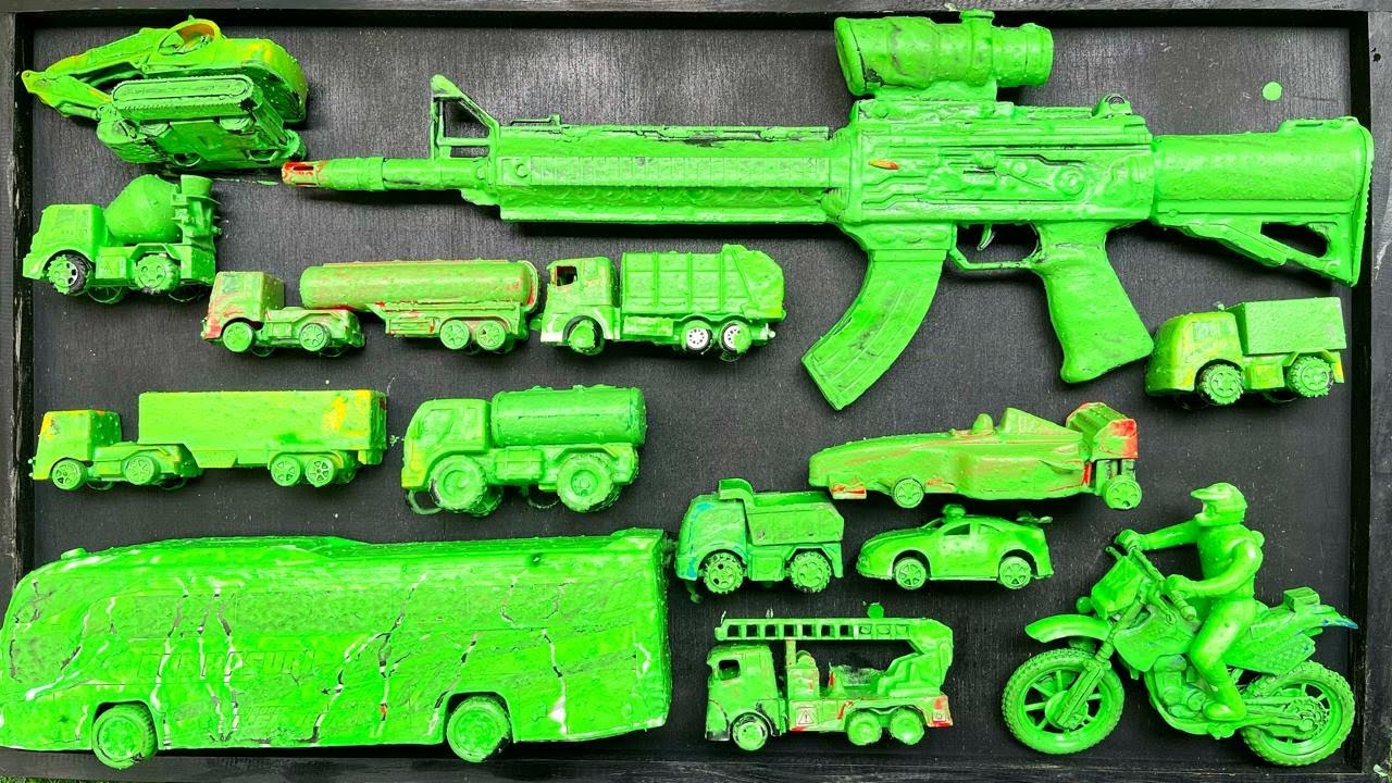 Membersihkan Mainan Mobil Balap, Truk Molen, Bus Tayo, Pesawat, Excavator, Bulldozer, Kereta Api.