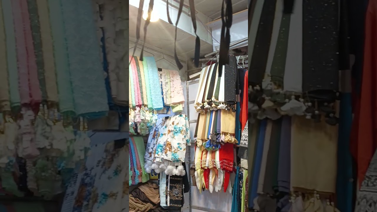 Ajmer Dargah Sharif Dargah bazar dukaan kaynat Ke samne stall hijab rumal dupatte nose piece  chunri