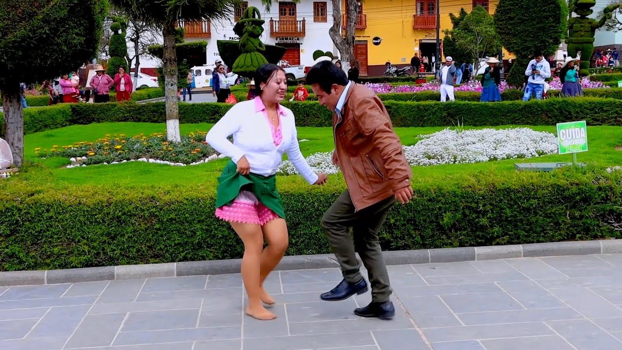 Bailando Mix Corazoncito  - Plaza de armas Huamachuco