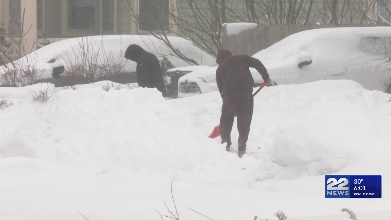 Snow cleanup underway in western Massachusetts