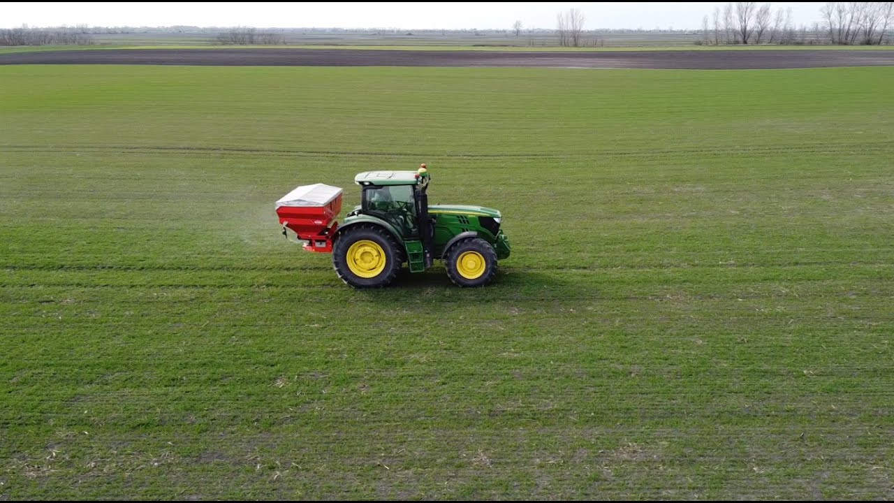 Műtrágyaszórás John Deere 6130R + Kuhn MDS 19.1 R2