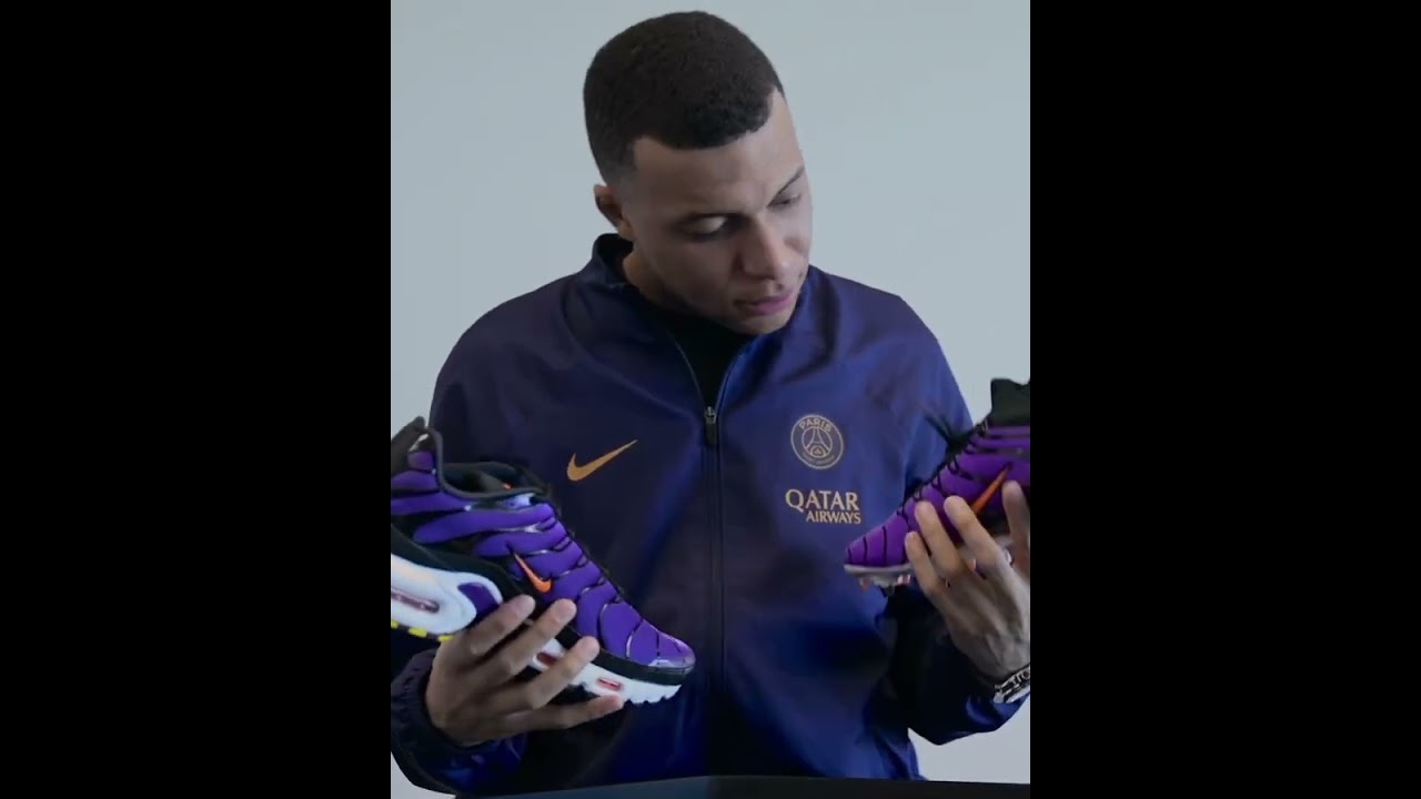 Mbappe Unboxes Matching Boots & Trainers